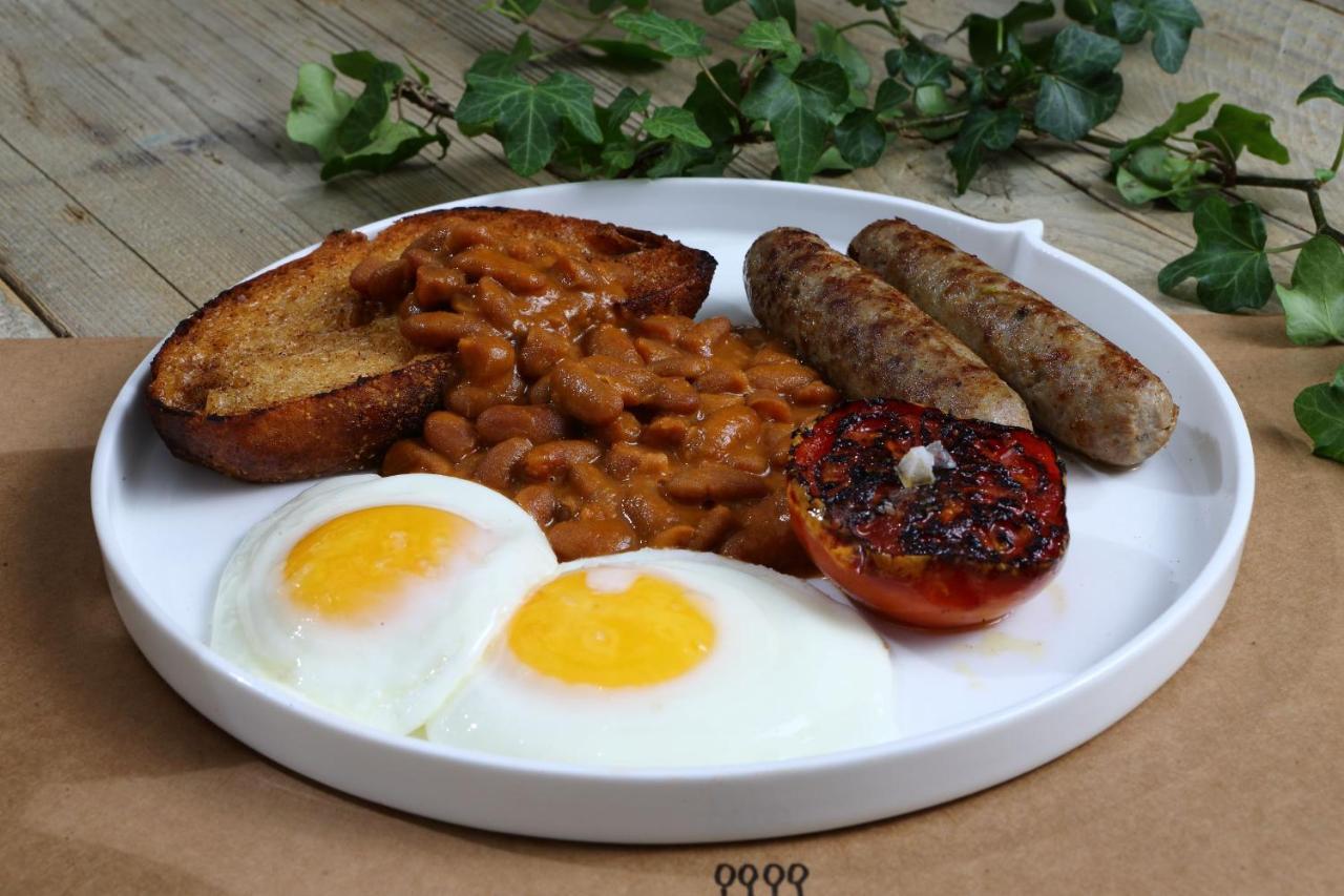 Shirvan Hotel City Yard ג'דה מראה חיצוני תמונה English breakfast